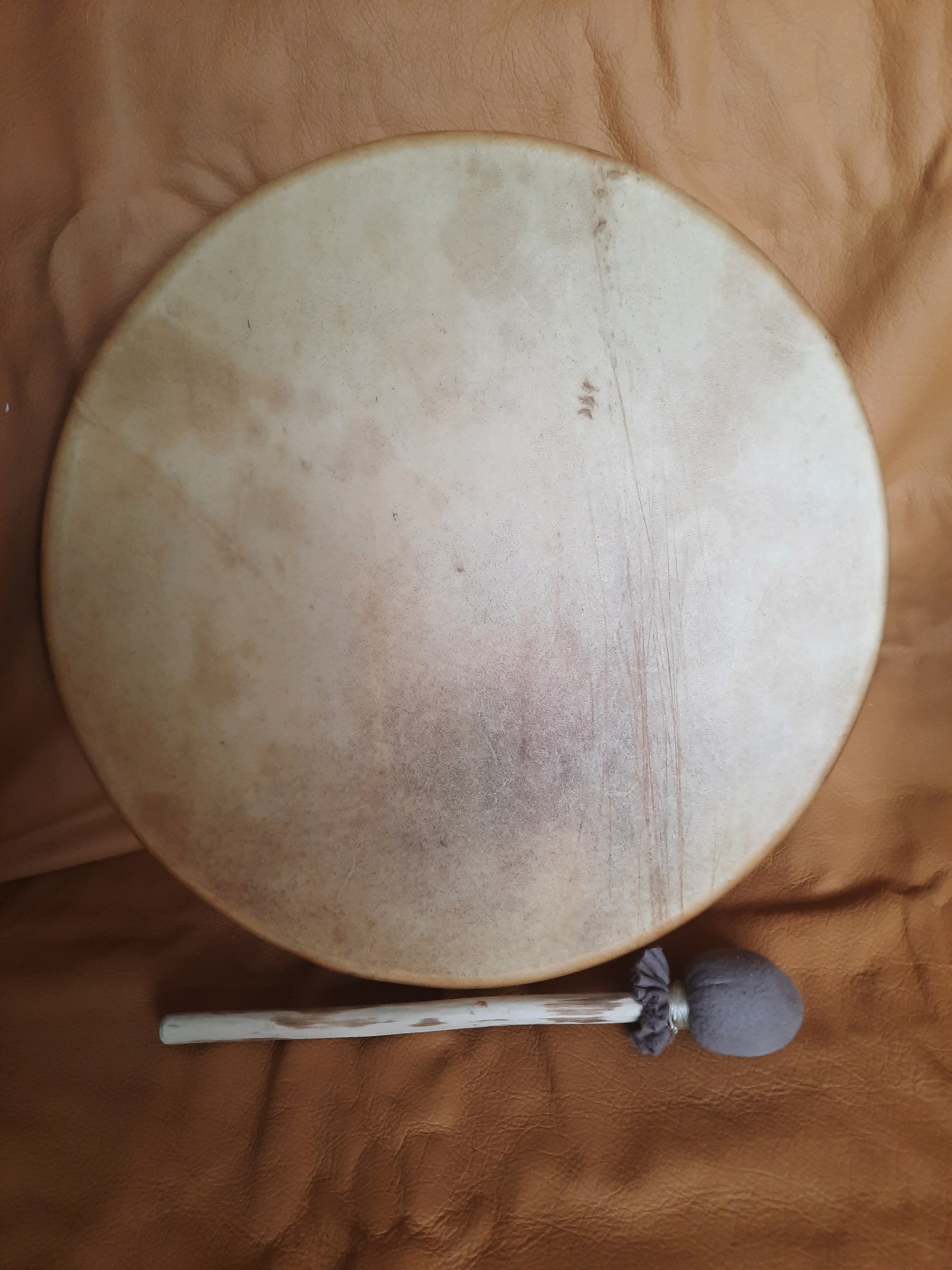 Tambours en peau de cerf