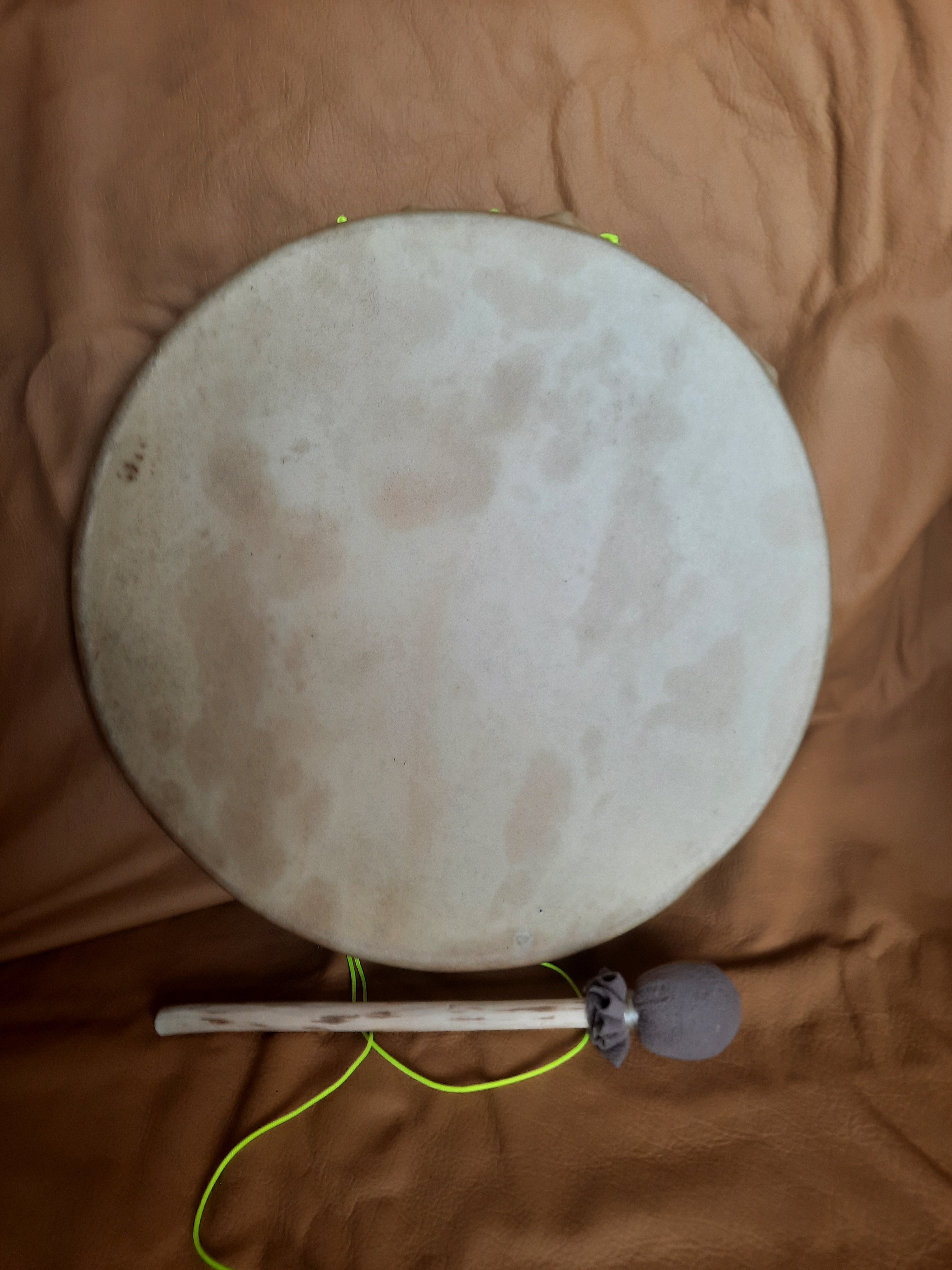 Tambours en peau de Cerf